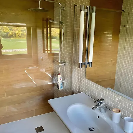 Villa Monasterio Camargo