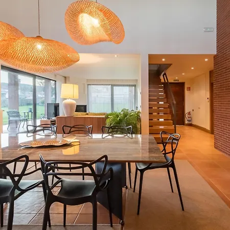 Villa Monasterio Camargo