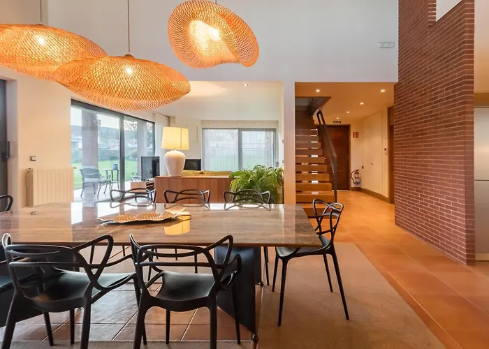 Villa Monasterio Camargo